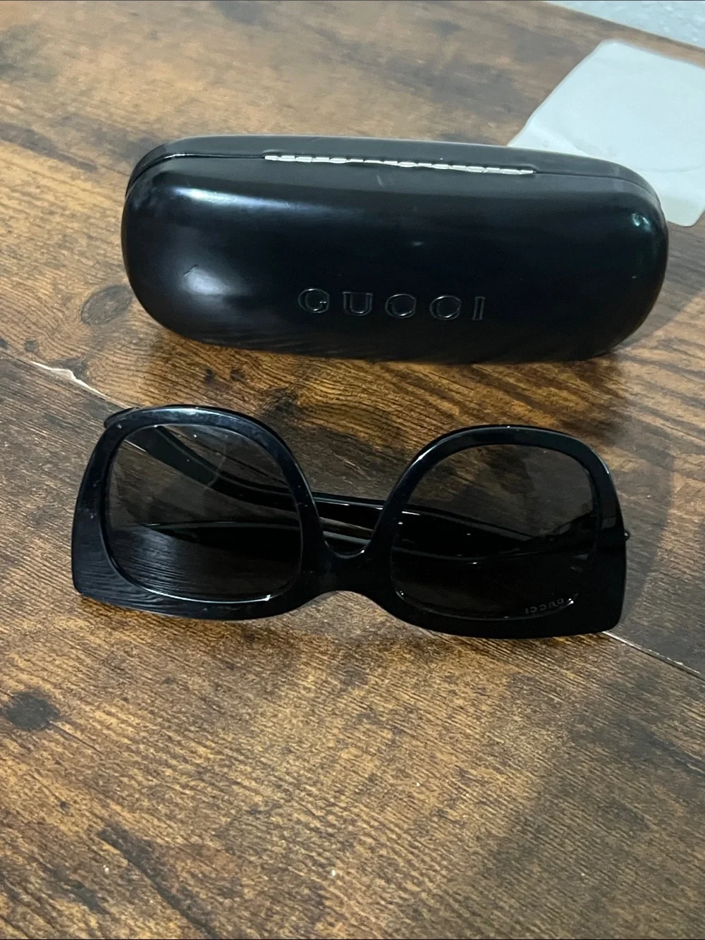 Gucci Black Square Sunglasses with Gold Logo Accent GG0163S 001 51[]22